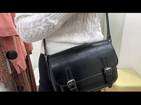 ❤️ Javna masturbacija mlade kujice FeralBerry s dildom u sobi za mjerenje Jebeni video na hr.mysexpics.ru ❌❤
